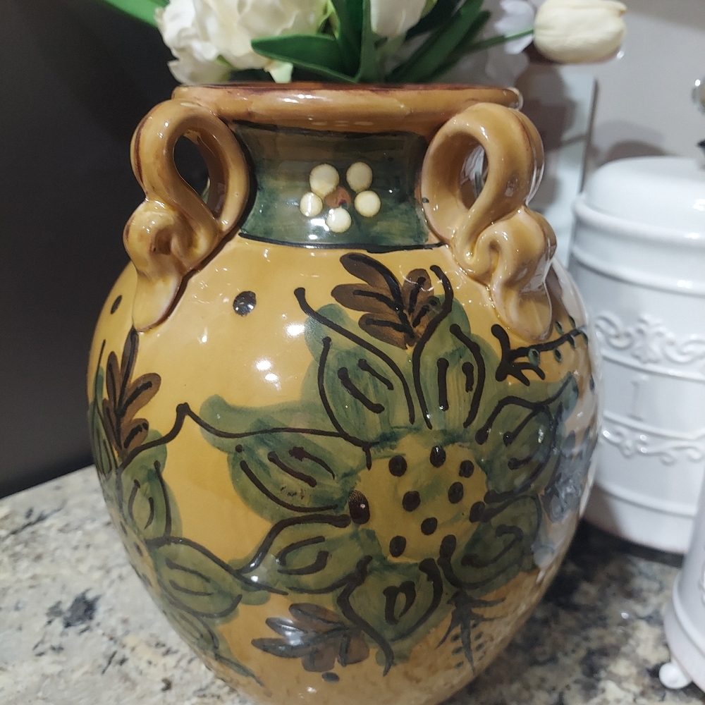 Ceramic Vase - Picture 7 of 11